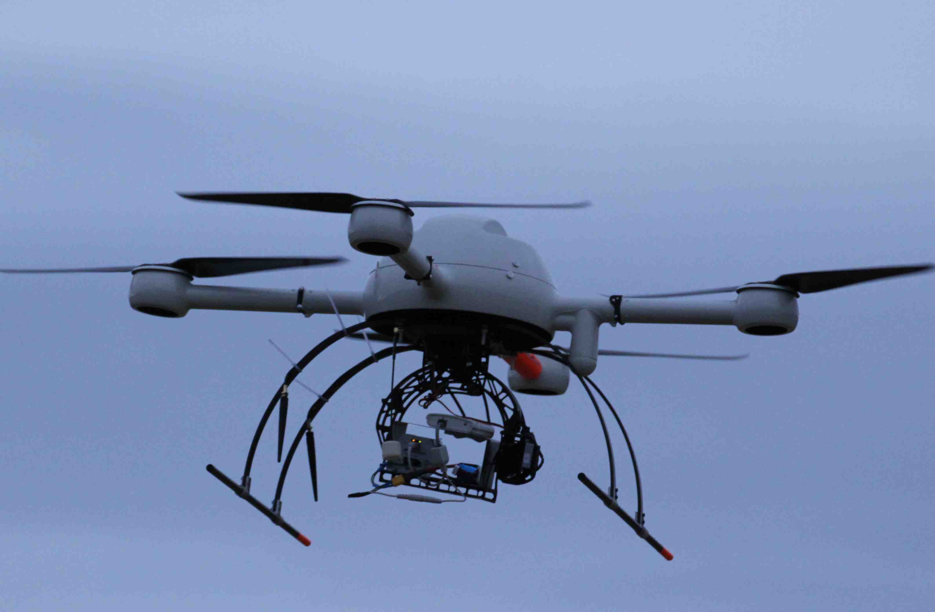 Unmanned Aerial Vehicles Laboratory (UAVLab) Institutt for teknisk